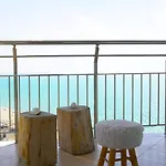 Beachfront Marilyn *