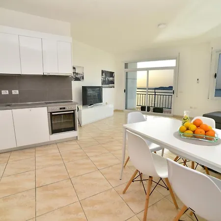 Beachfront Marilyn Apartamento Durrës
