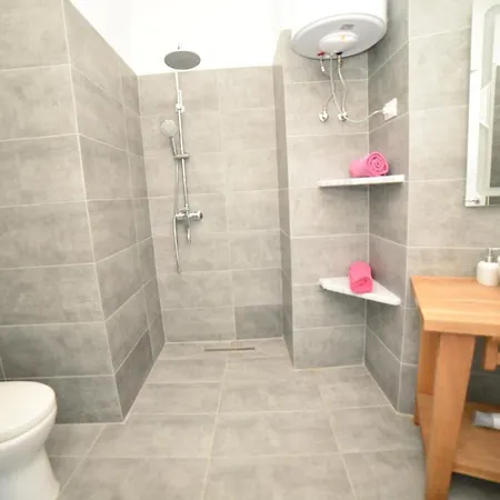 Beachfront Marilyn Apartamento Durrës