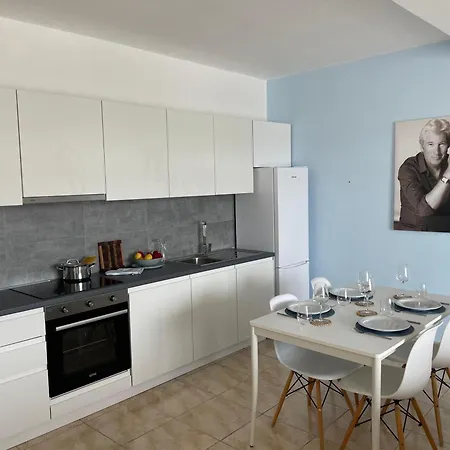 Beachfront Marilyn דירה *