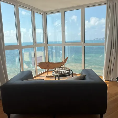 Beachfront Marilyn דורס