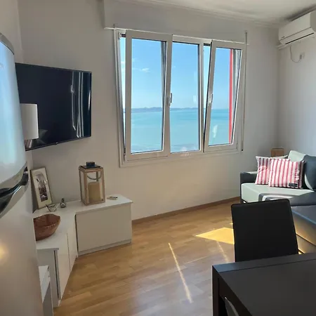 Beachfront Marilyn Apartman *
