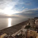 Beachfront Marilyn Appartement Durrës