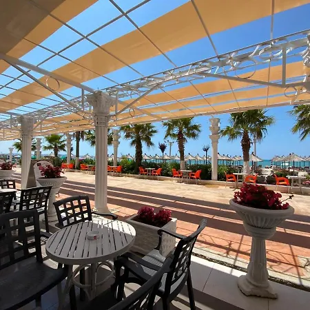 Beachfront Marilyn Apartment *