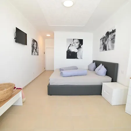 Beachfront Marilyn * Dıraç