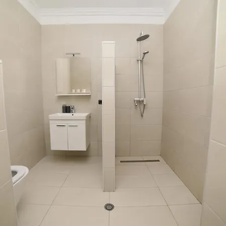 Beachfront Marilyn Dıraç