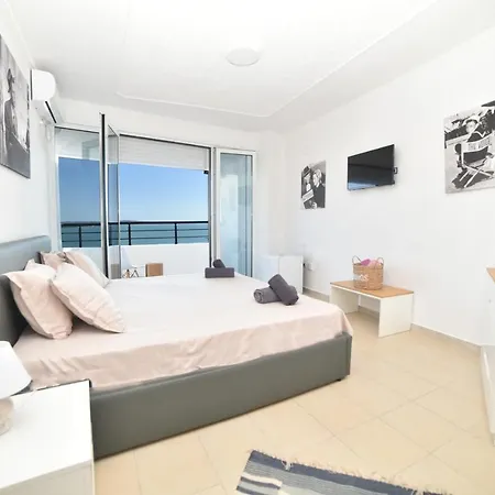 Beachfront Marilyn *