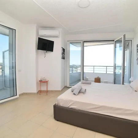 Beachfront Marilyn Appartamento Durrës