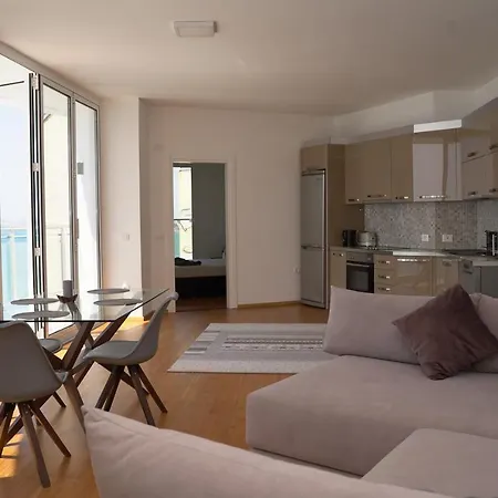 Beachfront Marilyn Apartment Durres