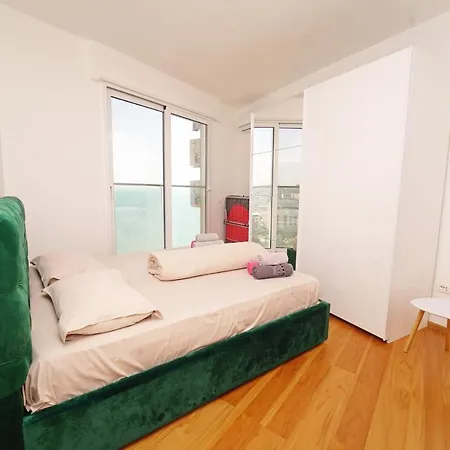 Beachfront Marilyn Durrës