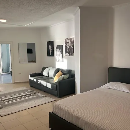 Beachfront Marilyn Apartment Durres