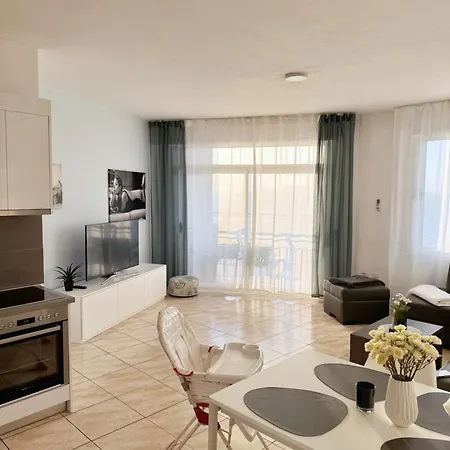 Beachfront Marilyn Apartment Durres