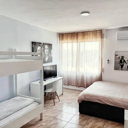 Beachfront Marilyn Apartment *