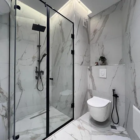 Beachfront Marilyn Daire *