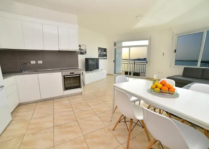 Beachfront Marilyn Apartamento Durrës