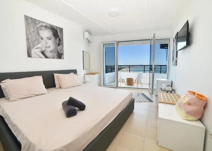 Daire Beachfront Marilyn *