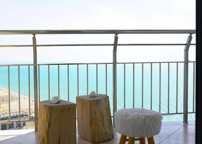 Beachfront Marilyn *