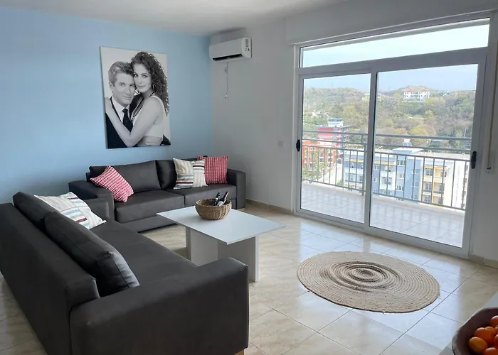 Beachfront Marilyn *