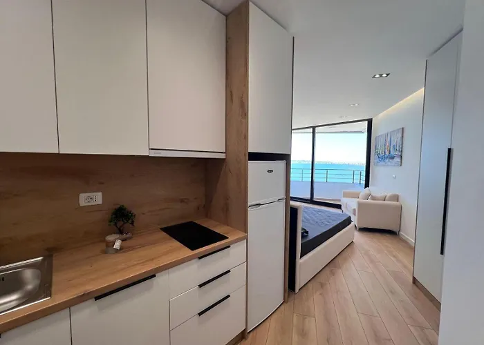 Beachfront Marilyn Durrës