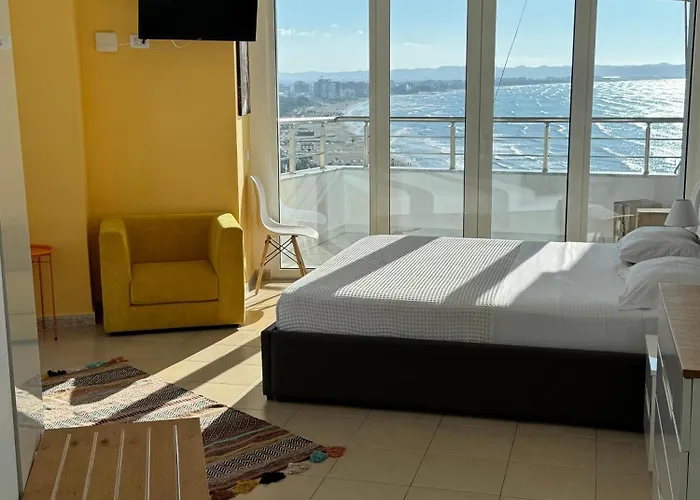 Daire Beachfront Marilyn *
